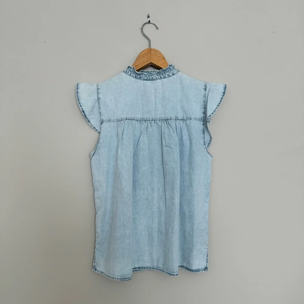 Gap Ruffle Button Front Top - Picture 2 of 6